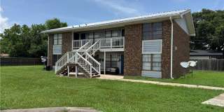 1601 Meadowview Drive Gallery 1