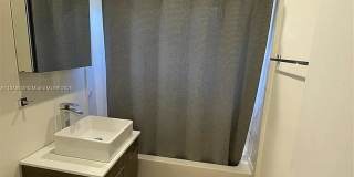 Charming 3 Bedroom 2 Bathroom House - Huge Yard Charming 3 Bedroom 2 Bathroom House - Huge Yard Gallery 7