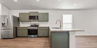 1/2 OFF ONE MONTHS RENT! Gallery 15