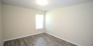 Roomy 3 Bed 2 Bath Duplex Home for Rent w Lawn Cutting Included! Gallery 31