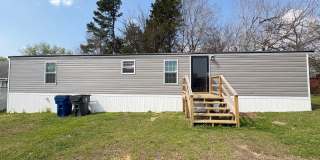 2 Bedroom, 2 Bathroom Home in Haw River! Gallery 1