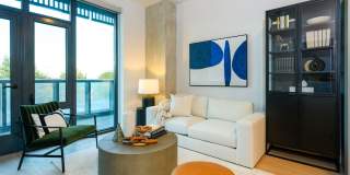 Hazel National Landing - Apartments & Townhomes Gallery 12