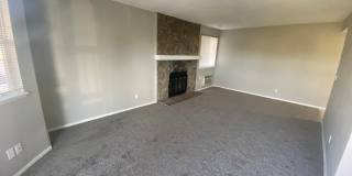 Large 2 bed 1 bath Top Floor Condo Gallery 4