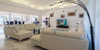 205 Ocean Blvd Gallery 16