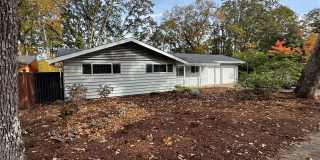 Great 3-Bedroom, 1.5-Bath Home In South Eugene! Gallery 1
