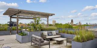 Luxe on Chicago Gallery 5