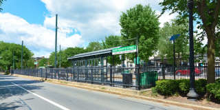 Giant 4 Bed with Utilities Incuded!!! Gallery 3