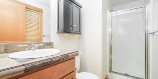 Bright and Spacious Residence with Vaulted Ceilings and Garage Gallery 23
