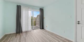Bright Top-Floor 2 Bed, 2 Bath Condo with Loft & Vaulted Ceilings Bright Top-Floor 2 Bed, 2 Bath Condo with Loft & Vaulted Ceilings Gallery 14