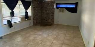 Charming 3BR House in Stockton Gallery 5