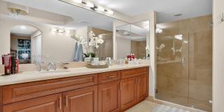 1200 Hillsboro Mile Gallery 16