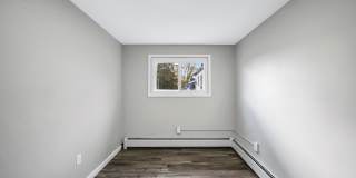 333 Oak Street Gallery 10