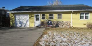 Eastside 4 BD w/garage Gallery 1