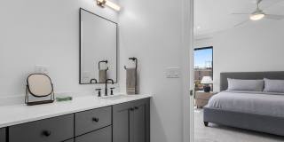 Luxury 3 Story Condo in Exclusive Titletown District Gallery 41