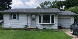 Comfy 2-Bedroom Home with Garage in Moline Gallery 1