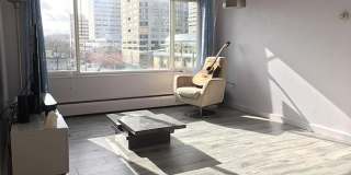 Beautiful, Bright and Spacious Condo near Downtown! Gallery 8