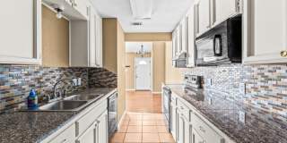 Townhouse for Rent – 2 Bed / 1 Bath Gallery 9