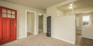 Adorable 2 bedroom 1 bath home in Indianola Gallery 7