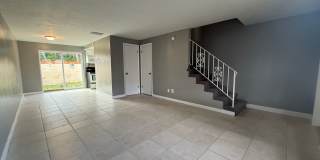 Beautiful 2 Bed 1.5 Bath Townhome AVAILABLE IMMEDIATELY! Gallery 20