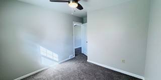 Beautiful Three Bedroom with Basement and Garage Gallery 12