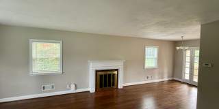 Beautifully Renovated 2 Bedroom, 1 Bath Duplex in Southwest Roanoke City Beautifully Renovated 2 Bedroom, 1 Bath Duplex in Southwest Roanoke City Gallery 8