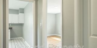1113 Jarvis Ave Gallery 14