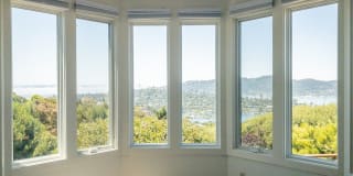 4BR/2.5BA 3,274sqft! STUNNING GG VIEWS!!! Yard! Spa! 4 Car Parking! Pet! PROGRESSIVE Gallery 9