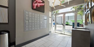 Boulevard on Wilshire Gallery 20