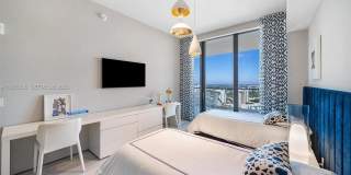 18975 E Collins Ave Gallery 50