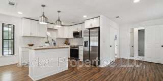 2038 Avon Drive Gallery 10