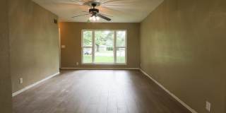 Midtown 3 Bedroom Gem! Available Mid/Late August Gallery 5