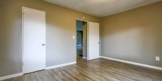 Uptown Lake Oswego Gallery 40