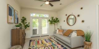 Willow Glen Gallery 23