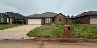 4 Bed, 2.5 Bath Brick home with 2 car garage Gallery 1