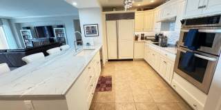 Seasonal/short term 3/2 renovated Ritz Carlton beauty with long water views Gallery 5