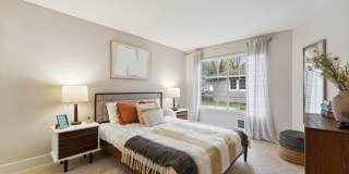 Sofi at Murrayhill Gallery 9