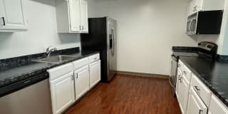 Skidmore Apartments Gallery 24