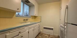 North Admiral 1BR, Small 4-Unit Building, Top Floor! Gallery 9