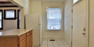 Central Campus - LARGE 4 Bedroom House with off-street parking Gallery 13