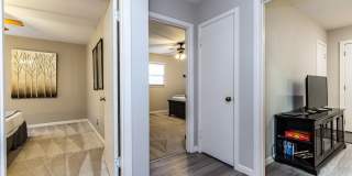 Cute midcentury modern home in central Lubbock! Gallery 23