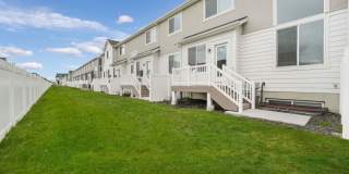 Spacious 4 Bedroom Townhome in Vineyard, UT Gallery 1