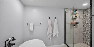 Spacious 4BR House in Denver Gallery 21