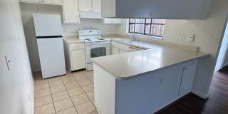 2 bed 2 bath with 2 car garage Gallery 8