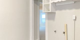 2436 Laurel Avenue Gallery 17