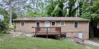 Charming Family Home | 3-4 Bedrooms | Large Yard | Convenient Location Gallery 15