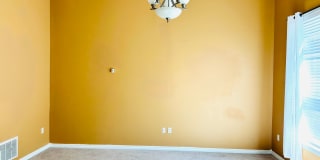Spacious Townhome, Close to Fort Riley! Gallery 4