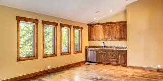 Long term lease in the heart of Park City! Available Mid October 2026 Gallery 10