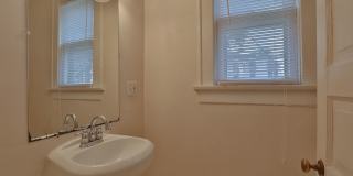 Central Campus - LARGE 4 Bedroom House with off-street parking Gallery 22