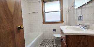 1431 BALMORAL Avenue Gallery 8