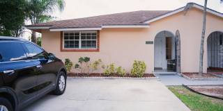 1425 Riverside Circle Gallery 2